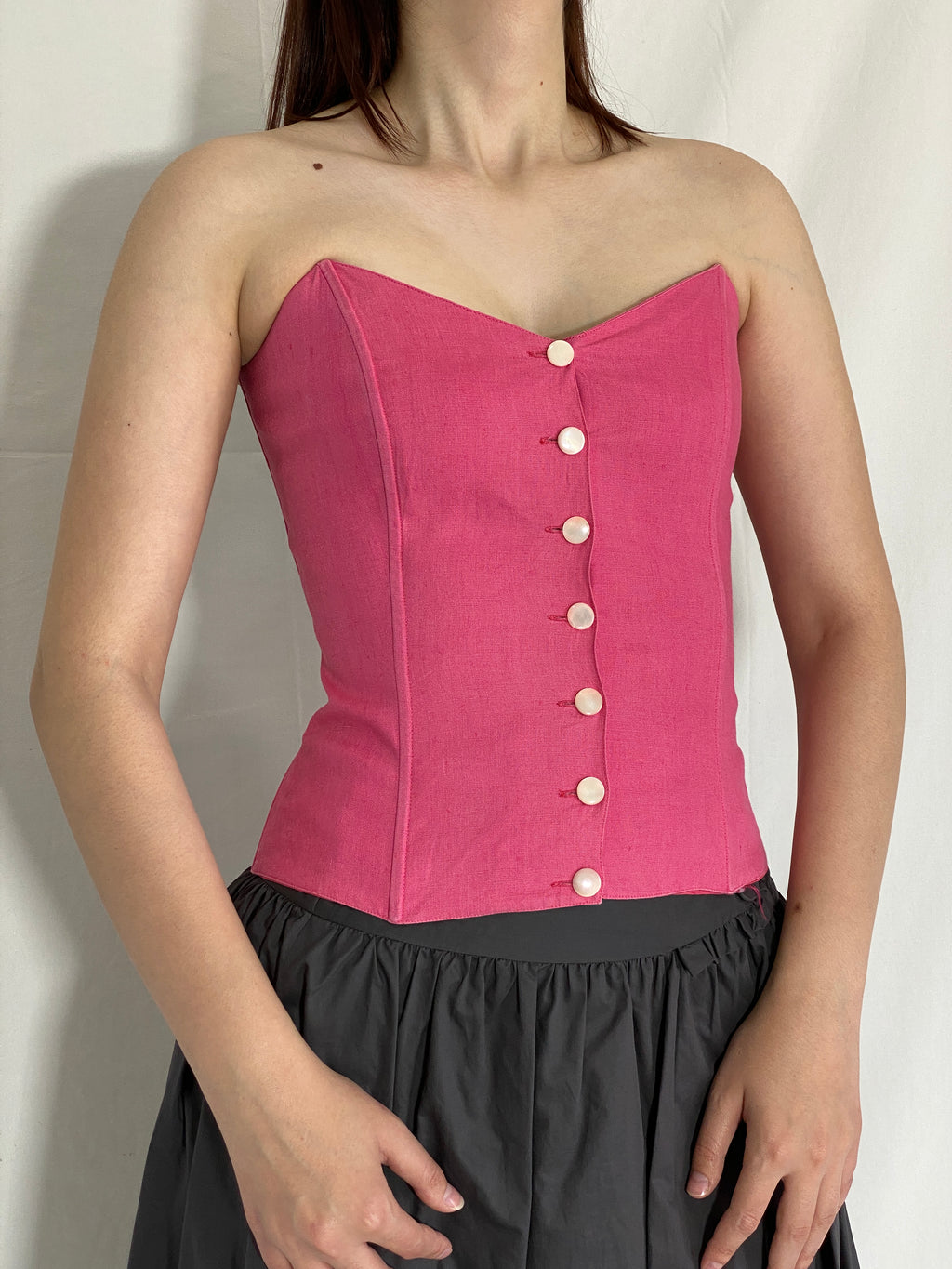 بلوزة كورسيه من الكتان الإيطالي باللون الوردي من Vintage I BLUES مع زر للإغلاق - مقاس صغير