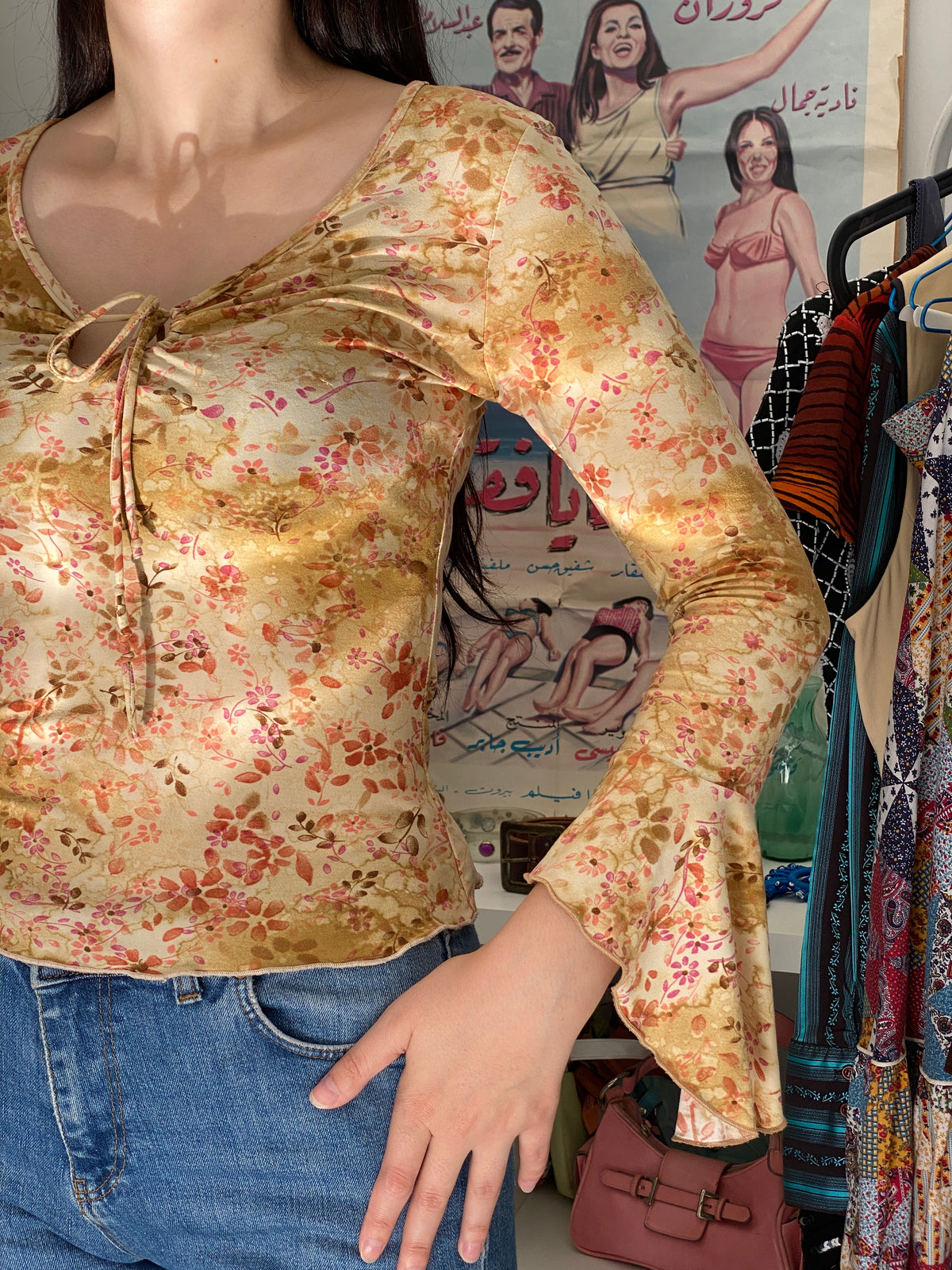 Vintage Ambiance Beige Floral Ruched Bell Sleeve Top – S