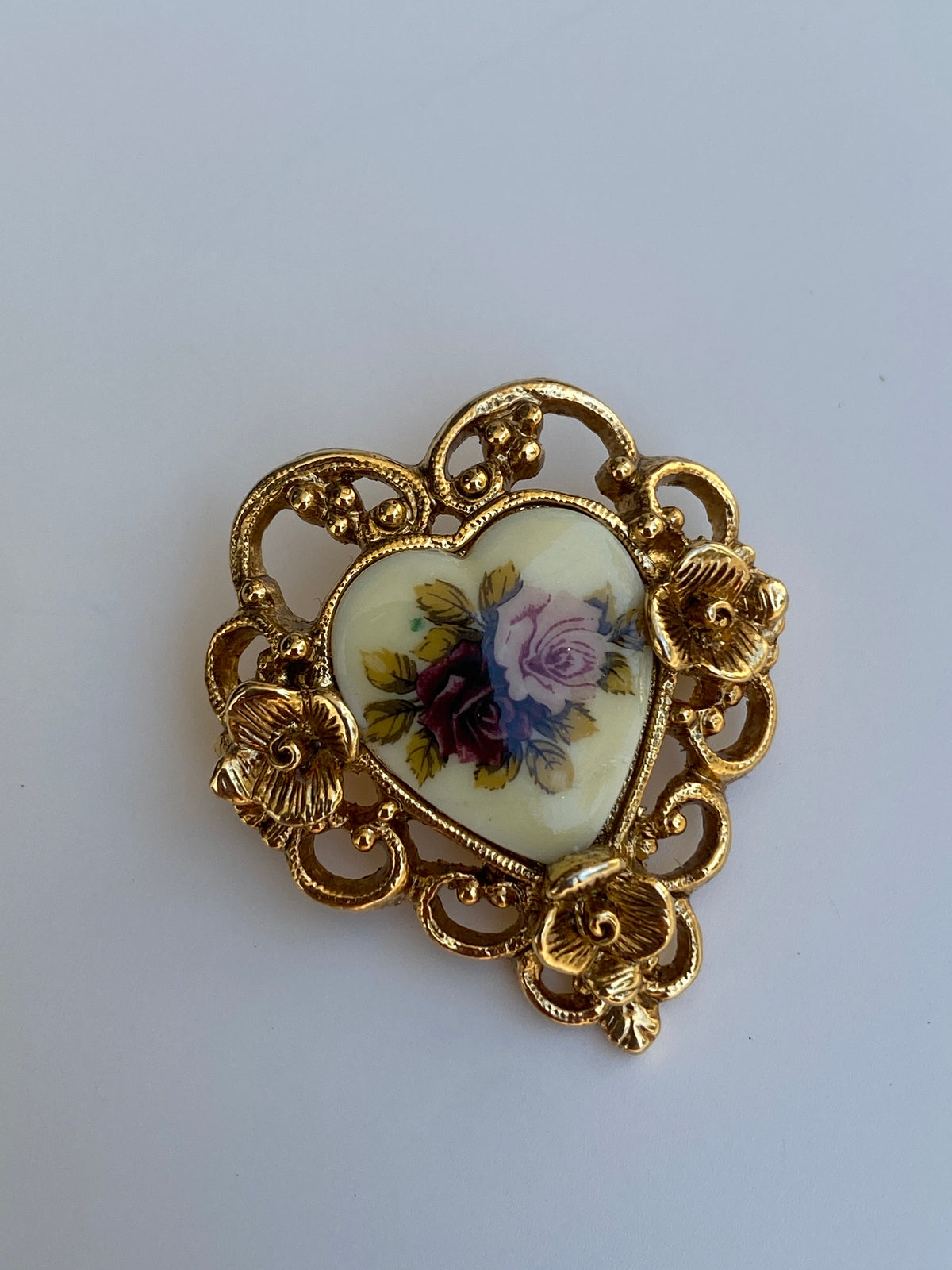 Vintage Gold Tone Filigree Heart Rose Cameo Brooch Romantic Floral Porcelain Style Pin Vintage Gold Tone Filigree Heart Rose Cameo Brooch Romantic Floral Porcelain Style Pin