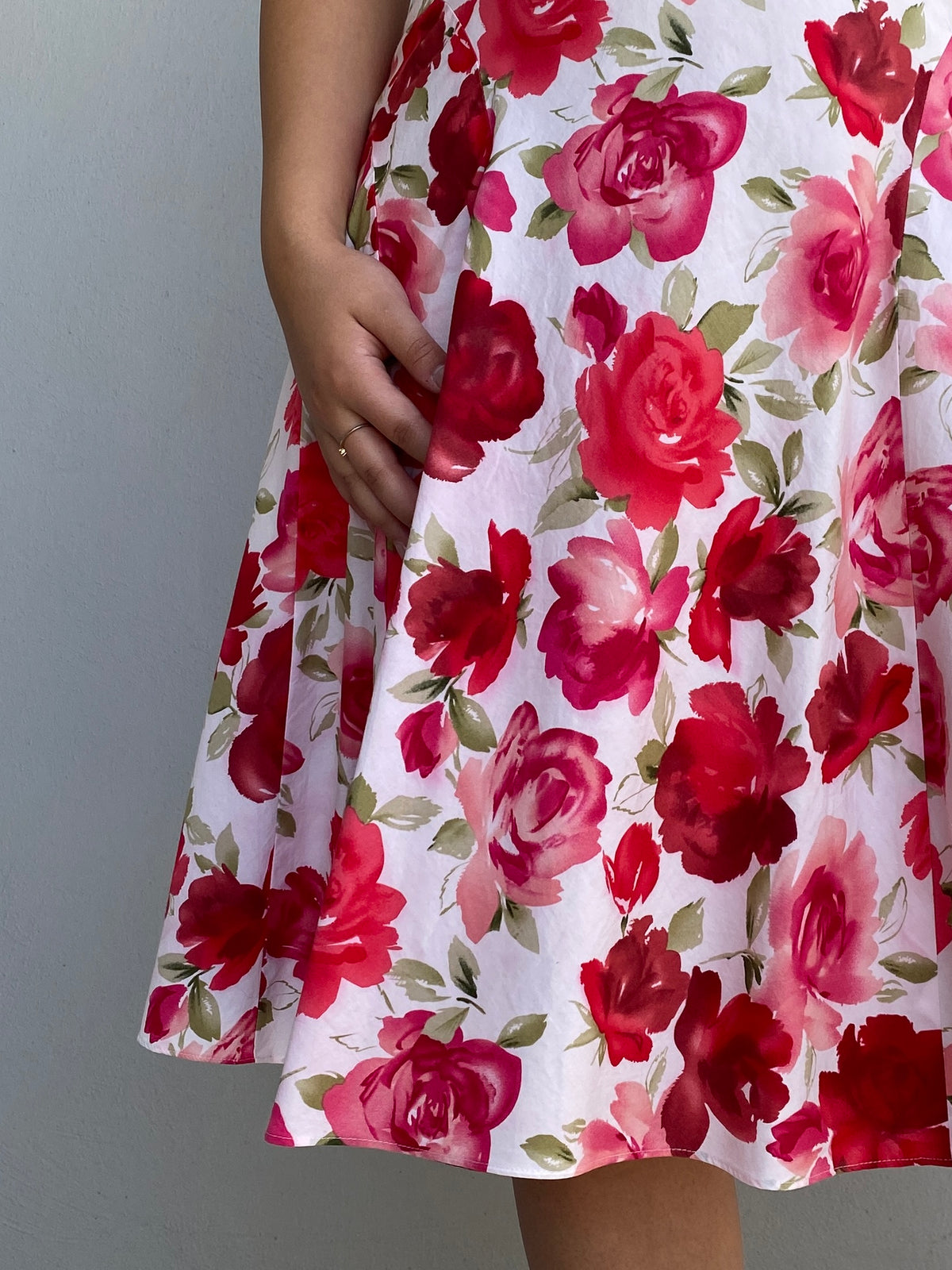 Vintage Talbots Petites White & Pink Cotton Rose Floral Halter Midi Dress – M Vintage Talbots Petites White & Pink Cotton Rose Floral Halter Midi Dress – M