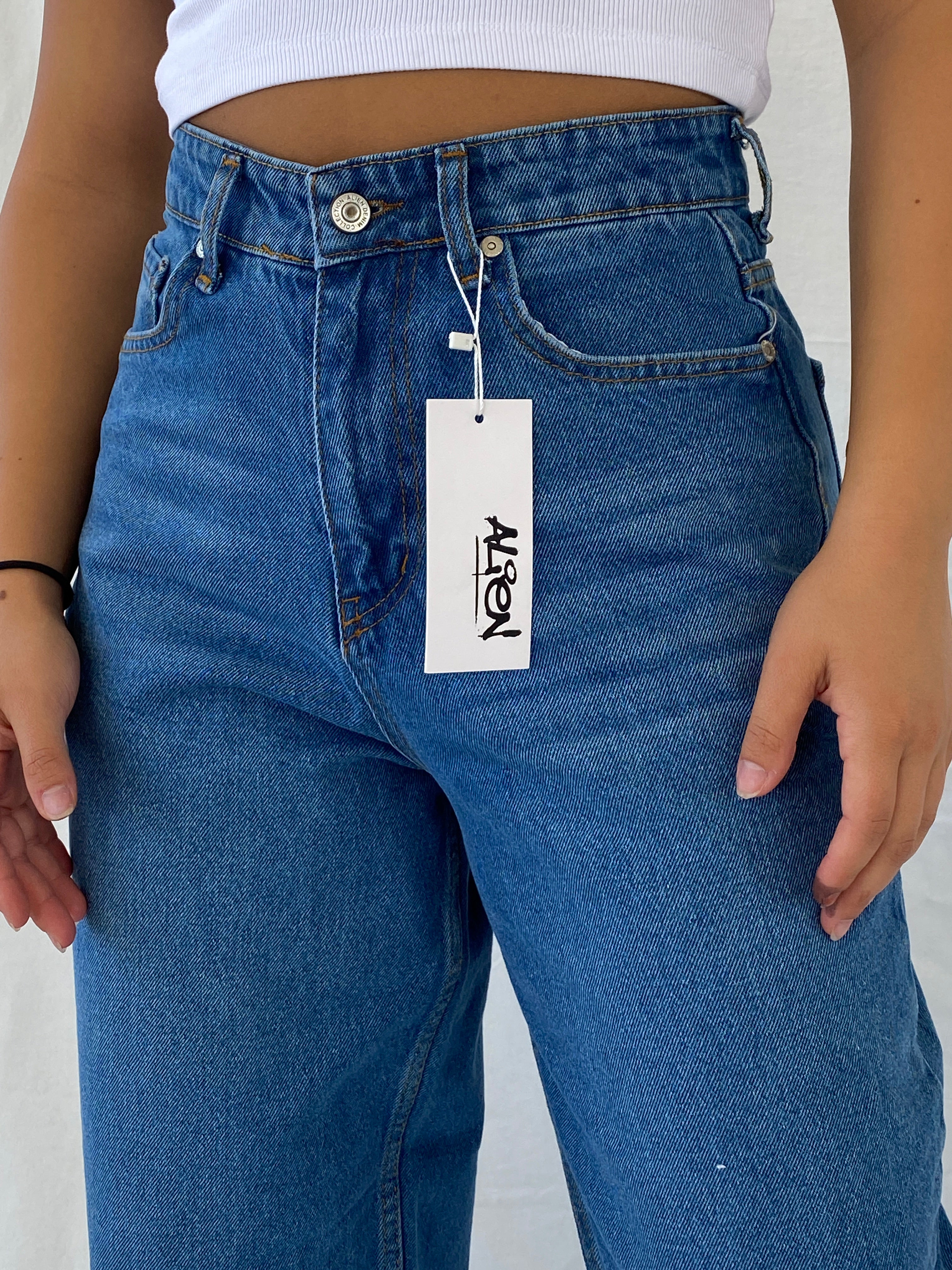 بنطال جينز واسع بخصر عالٍ من NWT Alien Streetwear - ٣٦ يورو