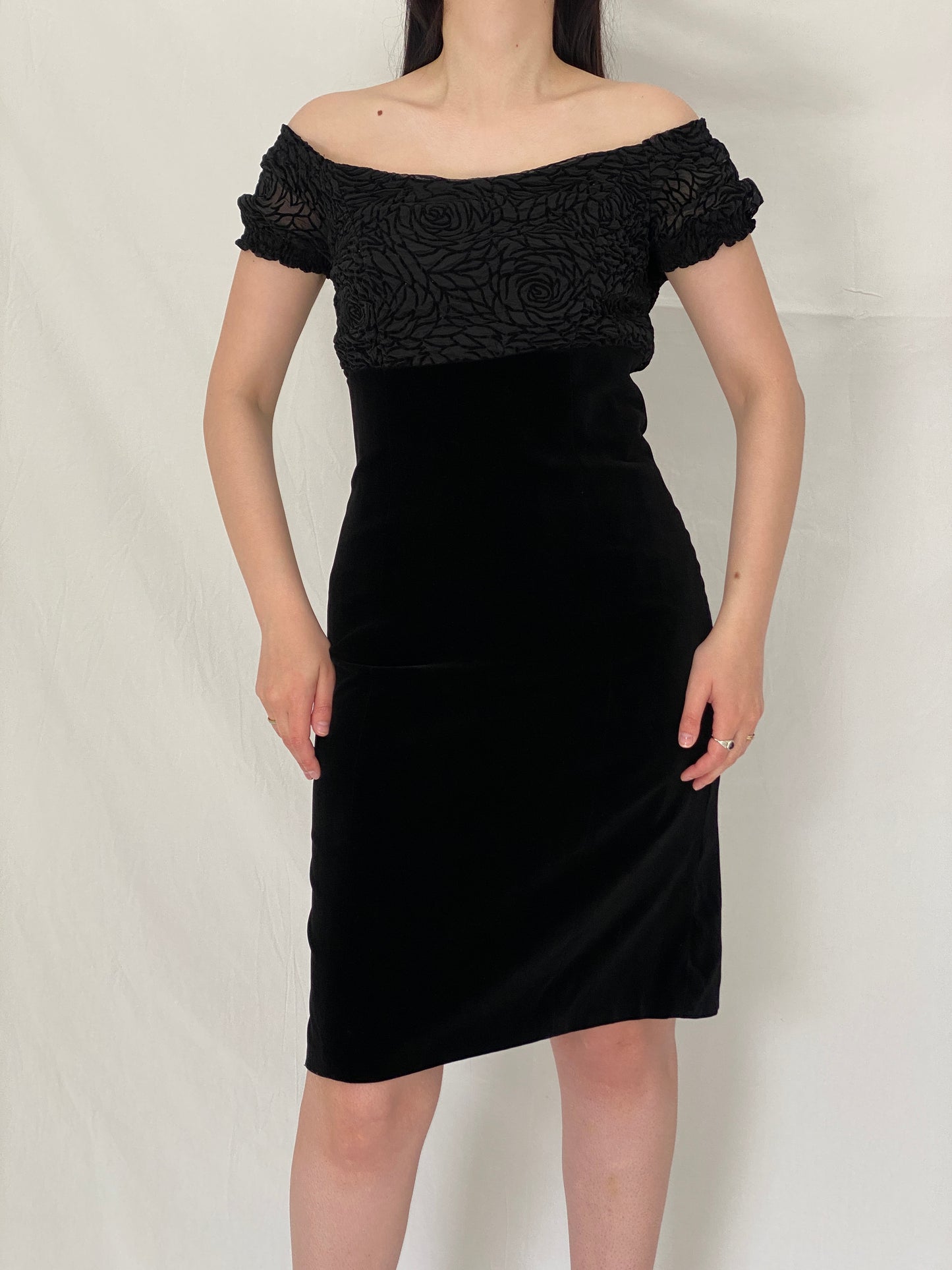 Vintage Black Velvet Off-Shoulder Floral Mesh 90s Romantic Evening Dress – M