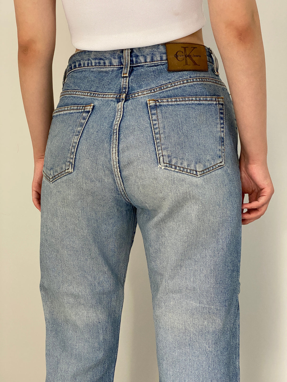 Vintage 90s Calvin Klein Light Wash High-Waisted Straight Leg Jeans – 40EUR