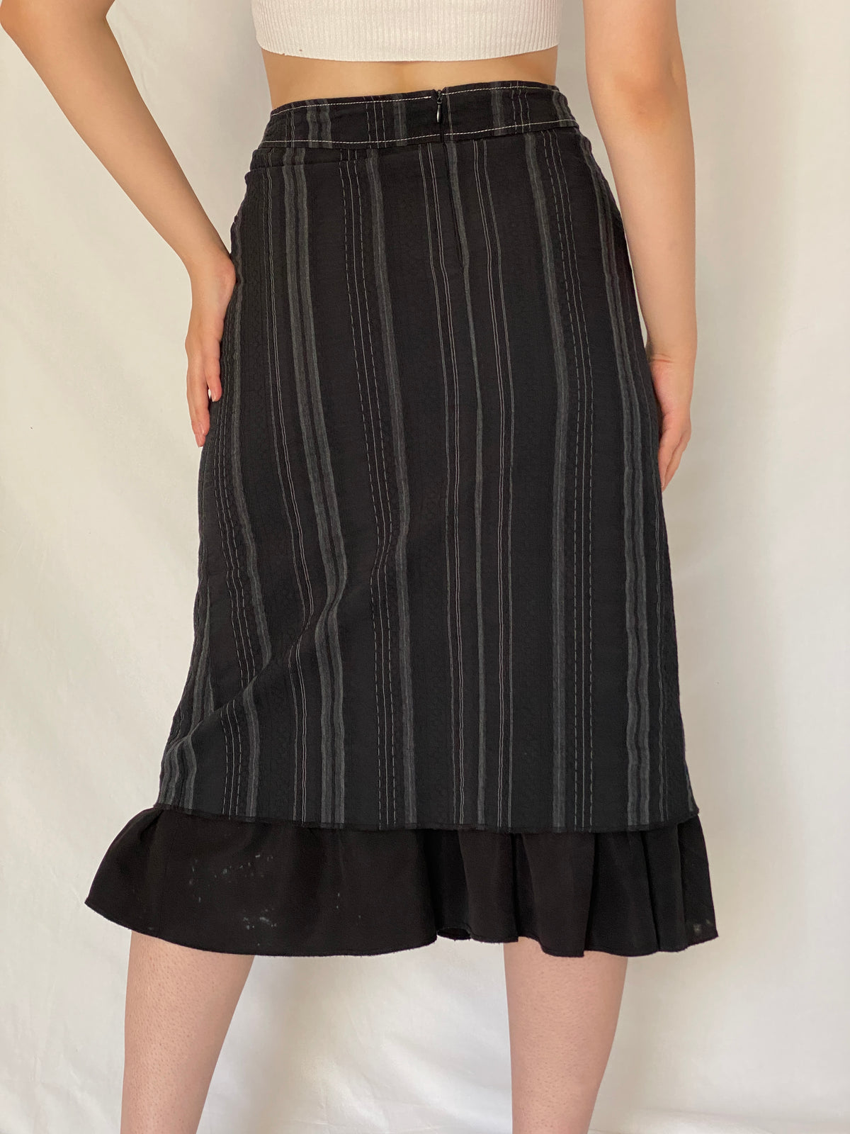 Vintage Y2K Kiabi Woman Black & Charcoal Striped Tiered Midi Skirt - M Vintage Y2K Kiabi Woman Black & Charcoal Striped Tiered Midi Skirt - M