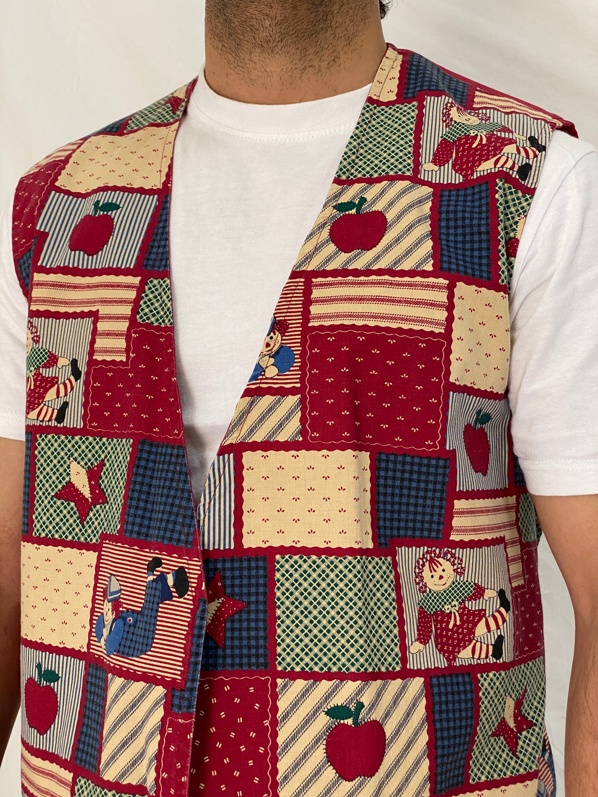 Vintage Handmade Patchwork Novelty Vest Red Folk Cotton Waistcoat – L Vintage Handmade Patchwork Novelty Vest Red Folk Cotton Waistcoat – L