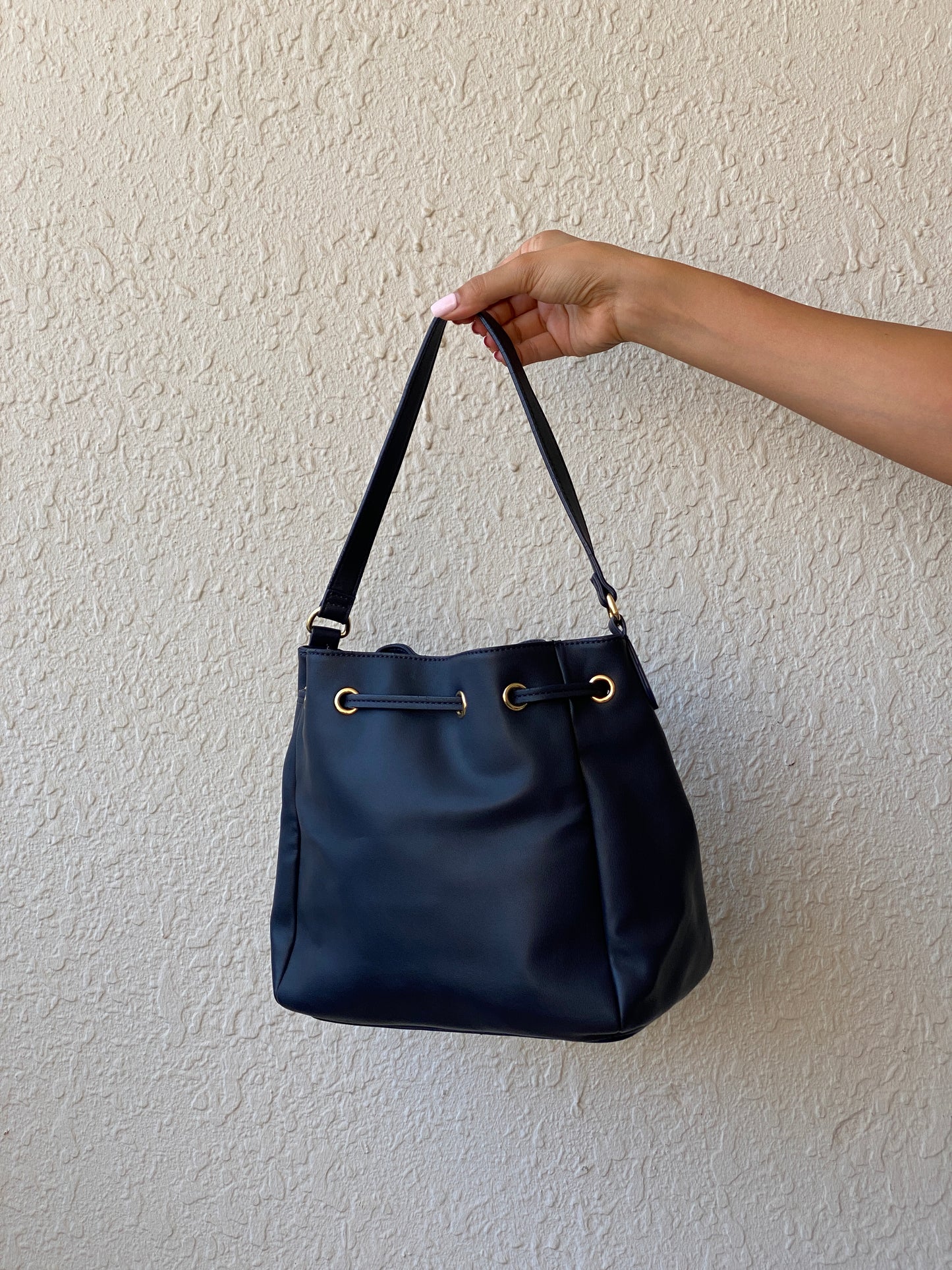 Tommy Hilfiger Navy Blue & Red Drawstring Bucket Shoulder Bag