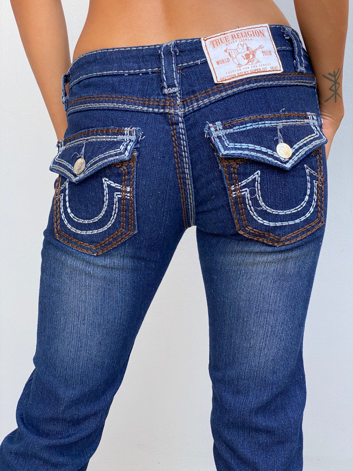 Vintage Y2K True Religion Dark Wash Denim Low Rise Embroidered Bootcut Jeans - S Vintage Y2K True Religion Dark Wash Denim Low Rise Embroidered Bootcut Jeans - S