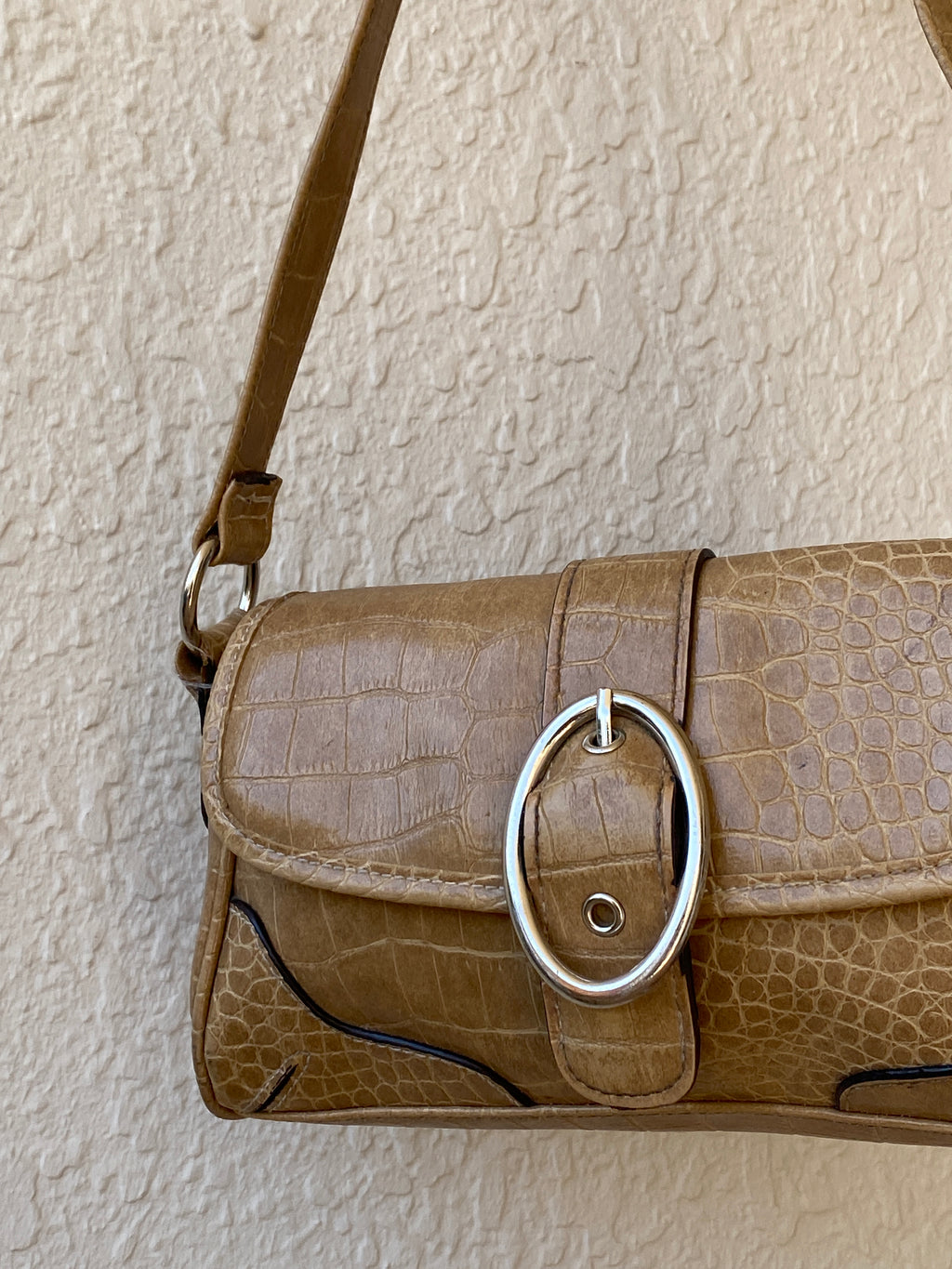 Vintage Beige Croc Embossed Shoulder Bag - Y2K Buckle Baguette Handbag