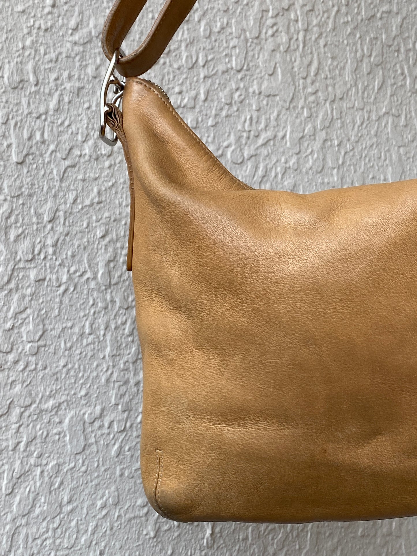 Vintage Coach Tan Leather Shoulder Bag Classic Hobo Style M2S-9326 Purse