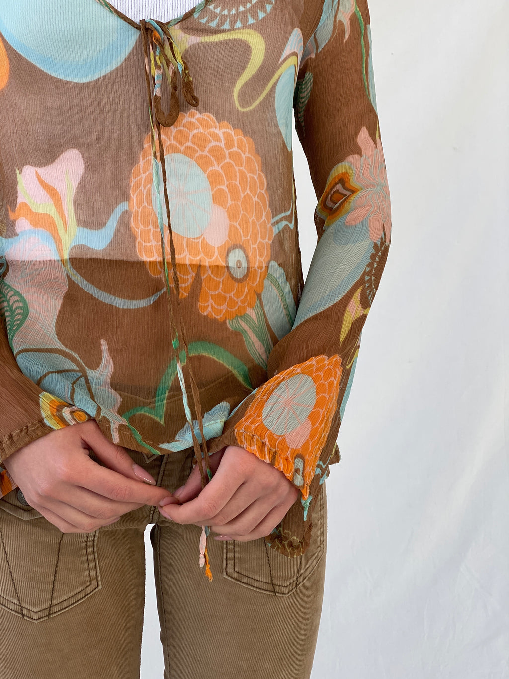 بلوزة حرير نسائية شفافة بأكمام كاملة بتصميم 60s من Miss Sixty Y2K - مقاس XS