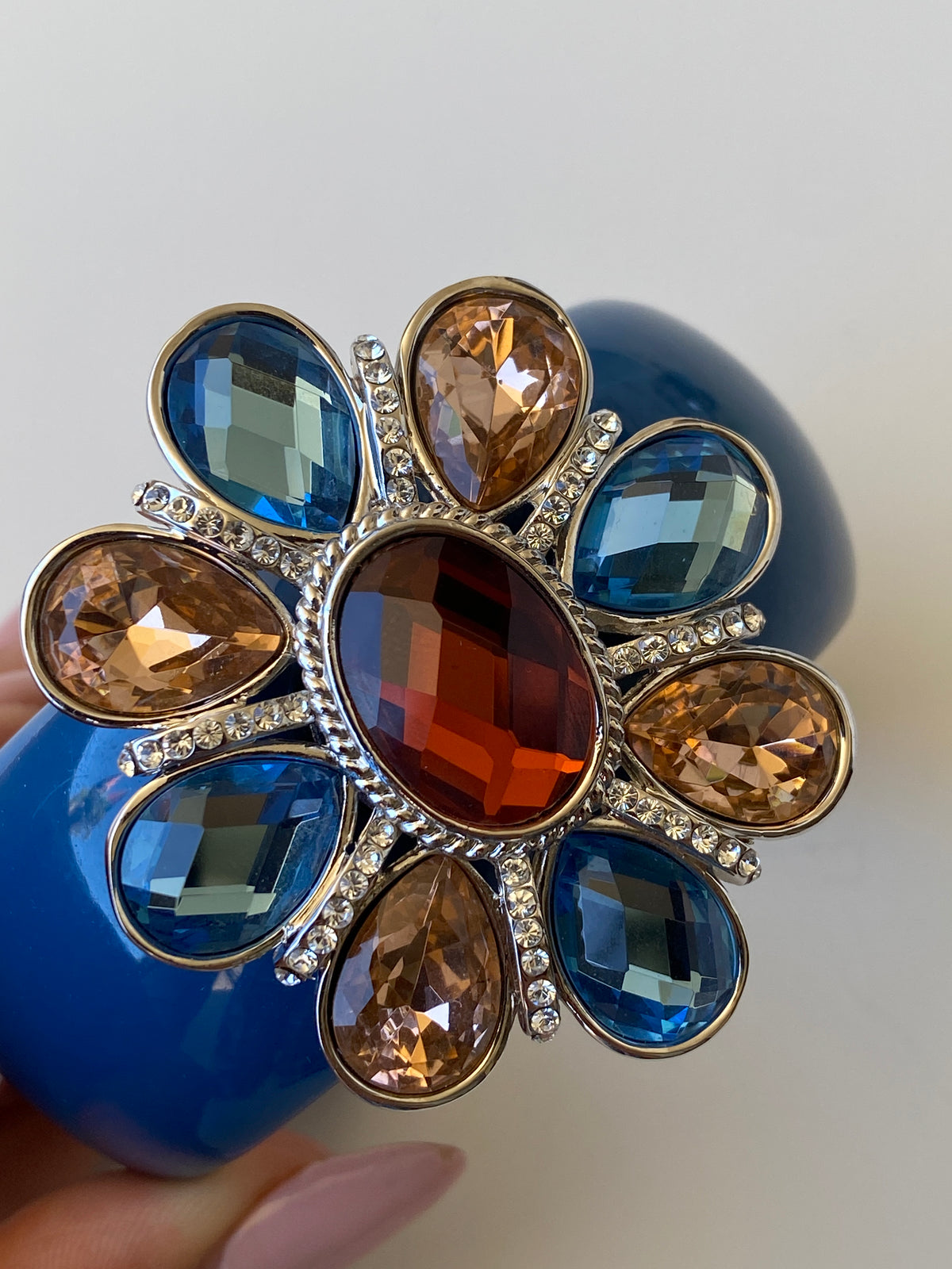 Y2K Cobalt Blue Rhinestone Flower Hinge Cuff Bracelet Chunky Bangle Y2K Cobalt Blue Rhinestone Flower Hinge Cuff Bracelet Chunky Bangle