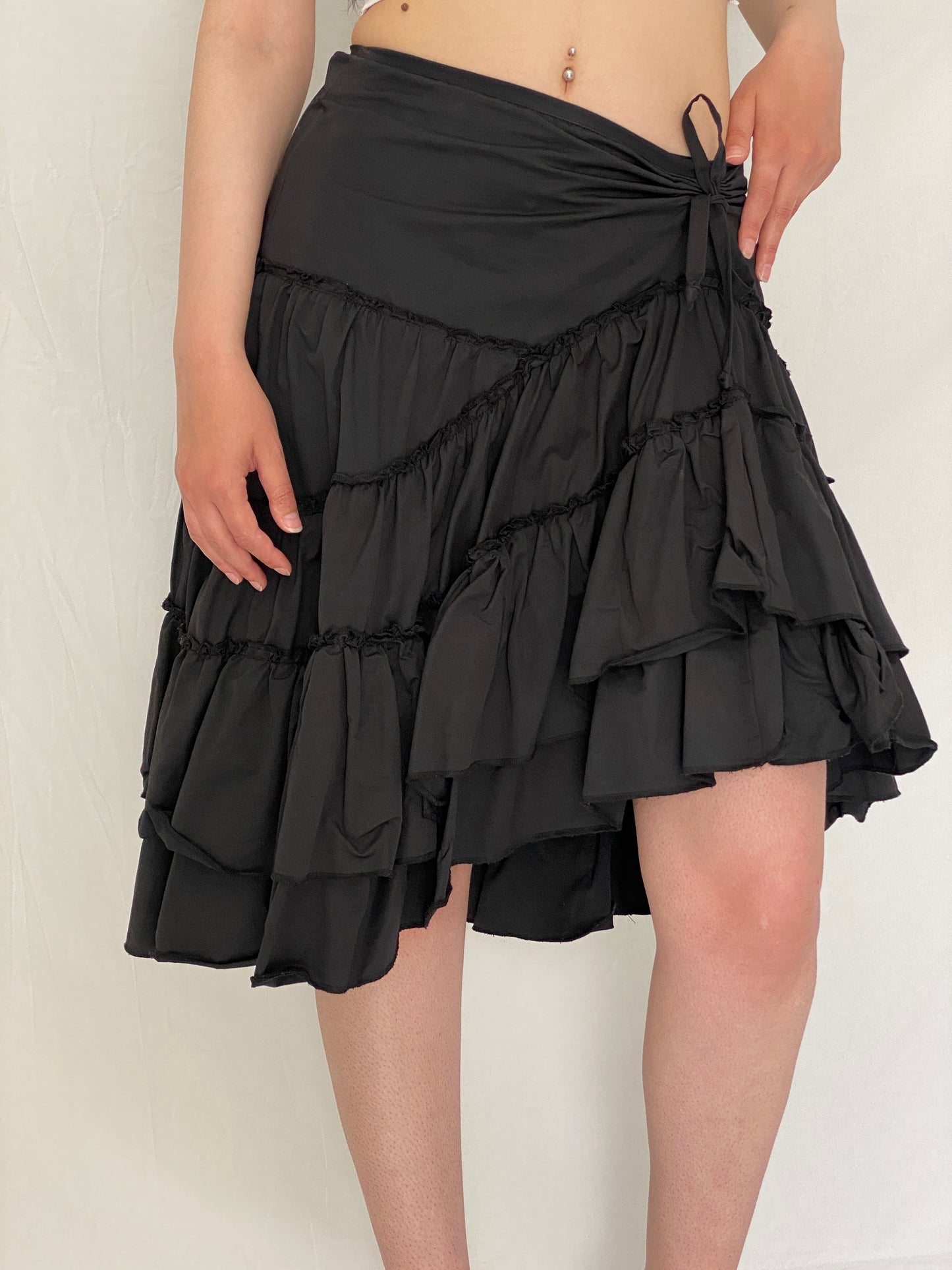 Statement Vintage Y2K Black Ruched Ruffle Tiered Midi Skirt – M