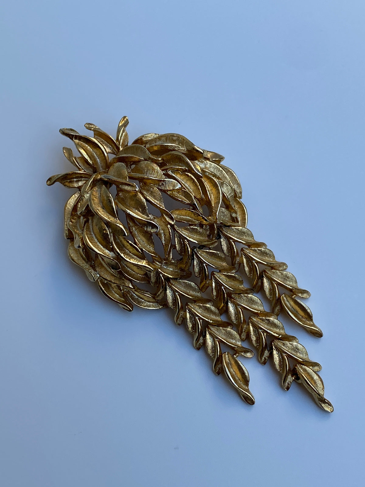 Vintage Gold Articulated Cascading Leaf Dangling Branches Brooch Vintage Gold Articulated Cascading Leaf Dangling Branches Brooch
