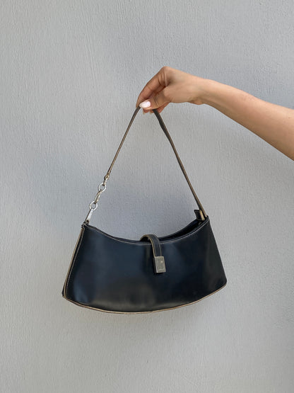 Vintage Y2K Black Leather Baguette Bag Minimalist Shoulder Bag Silver Chain Detail