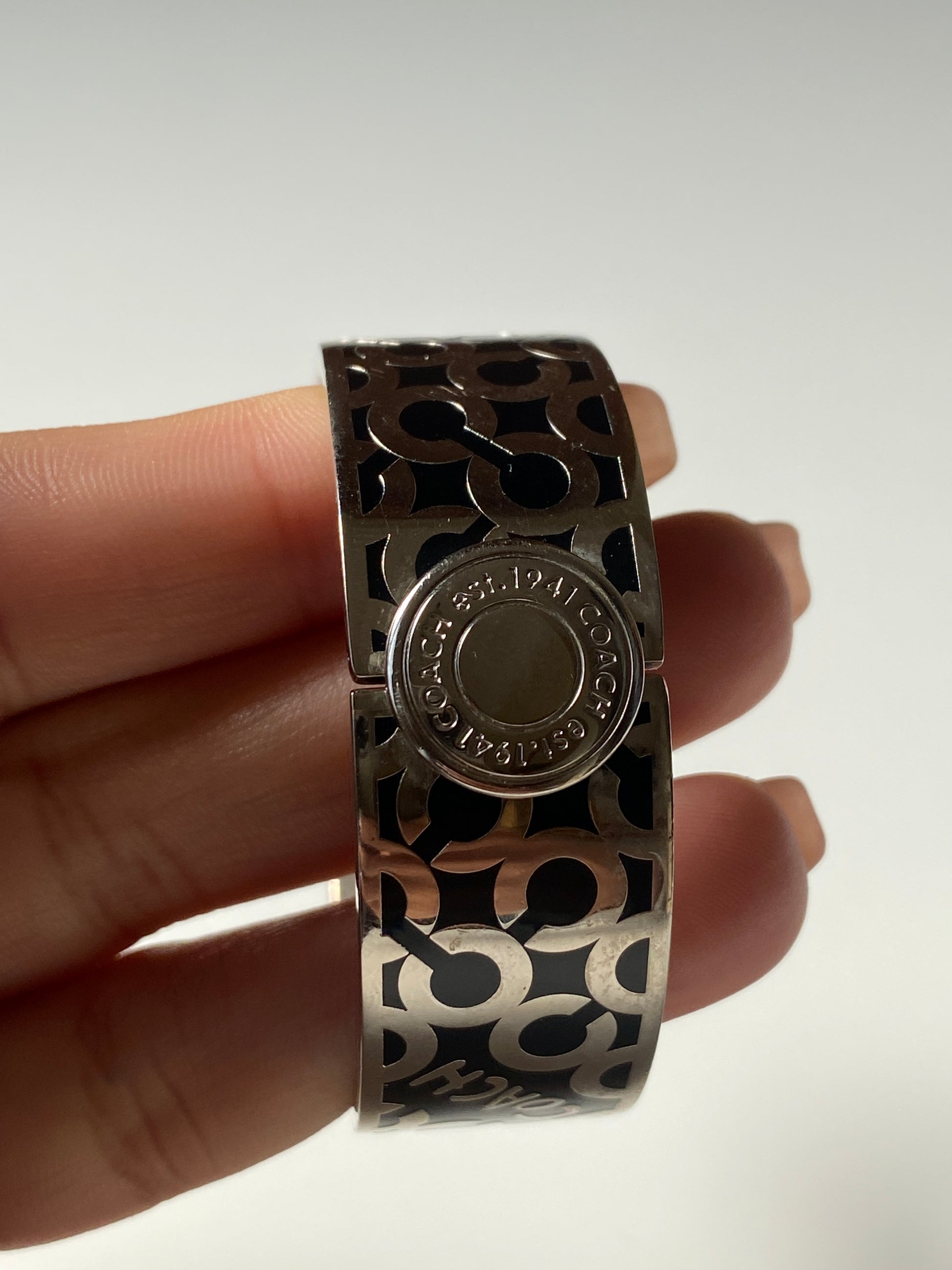 Coach Signature Enamel Logo Bangle Bracelet Silver-Tone Designer Cuff Coach Signature Enamel Logo Bangle Bracelet Silver-Tone Designer Cuff