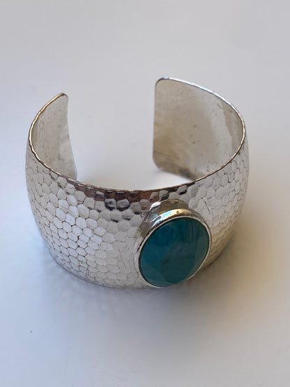 Vintage Hammered Silver Turquoise Stone Cuff Bracelet Open Bangle