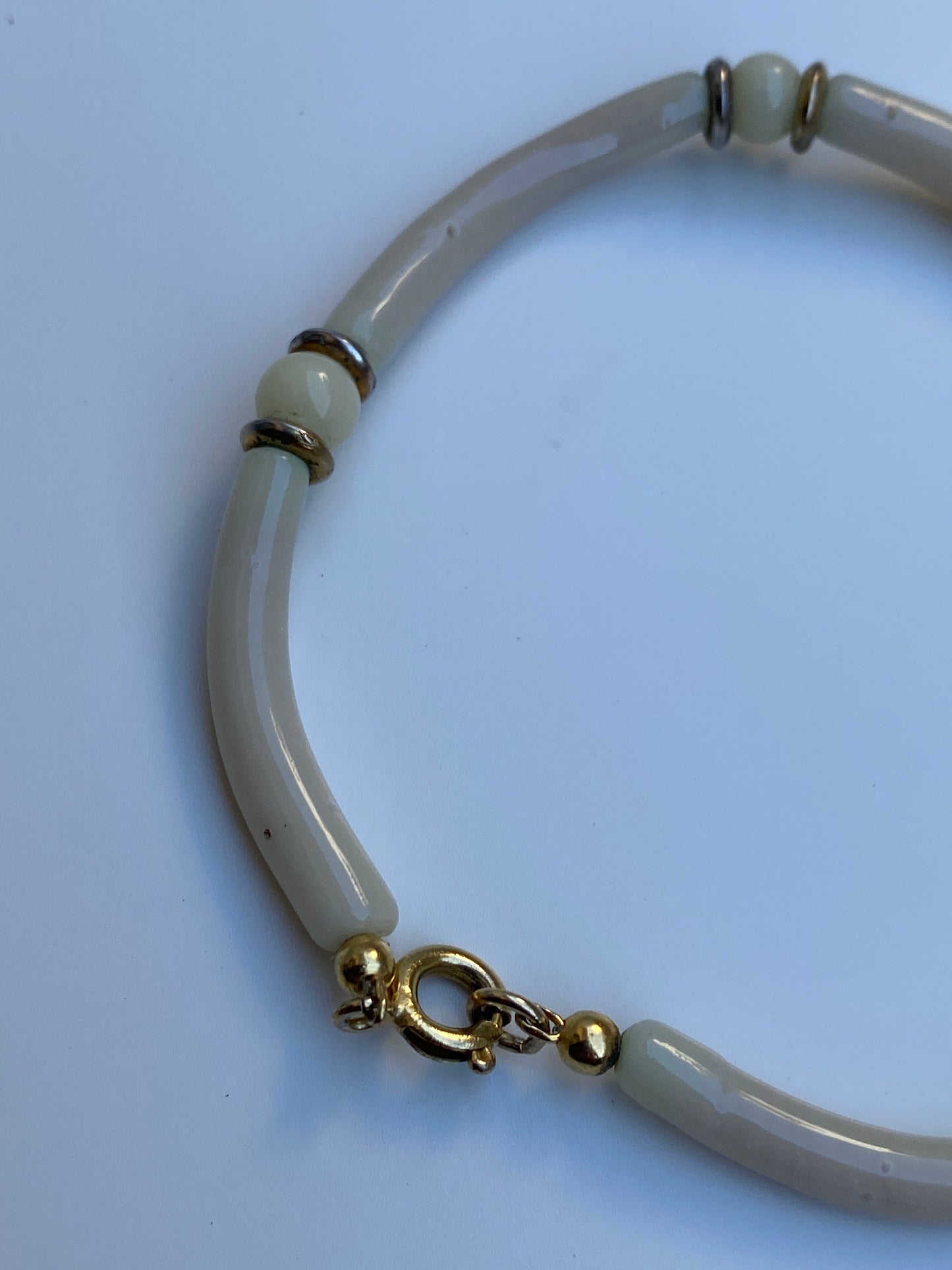 Vintage Ivory Lucite Tube Bead Bracelet with Gold-Tone Clasp Minimalist Retro Bracelet