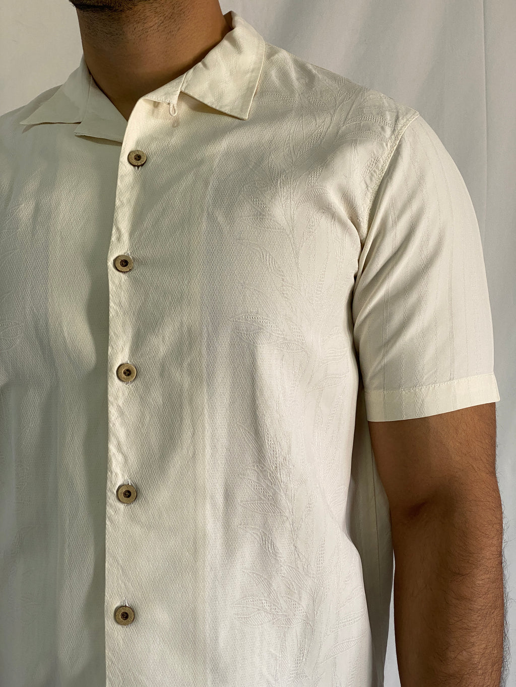 Vintage Tommy Bahama 100% Silk Cream Short Sleeve Jacquard Palm Print Shirt - M