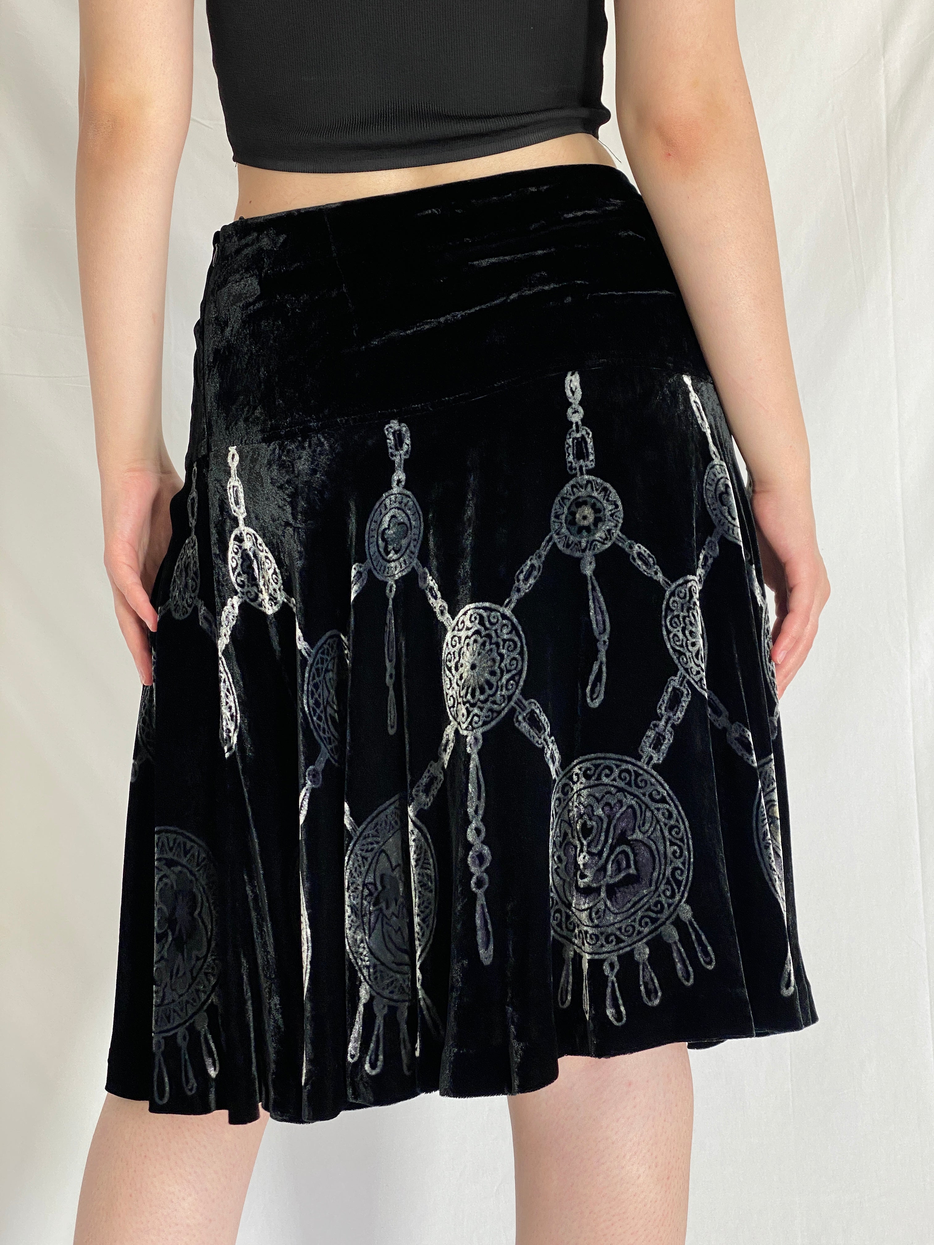 Vintage 90s Passport Black Velvet Embossed Medallion Boho Gothic Y2K A-Line Skirt - M