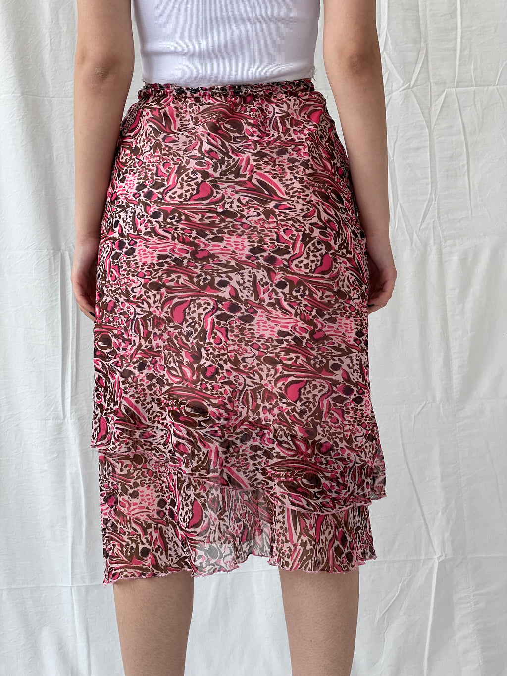 تنورة متوسطة الطول غير متماثلة الطبقات بطبعة حيوانية باللون الوردي والبني من Y2K iNfiNiTY للنساء - مقاس صغير