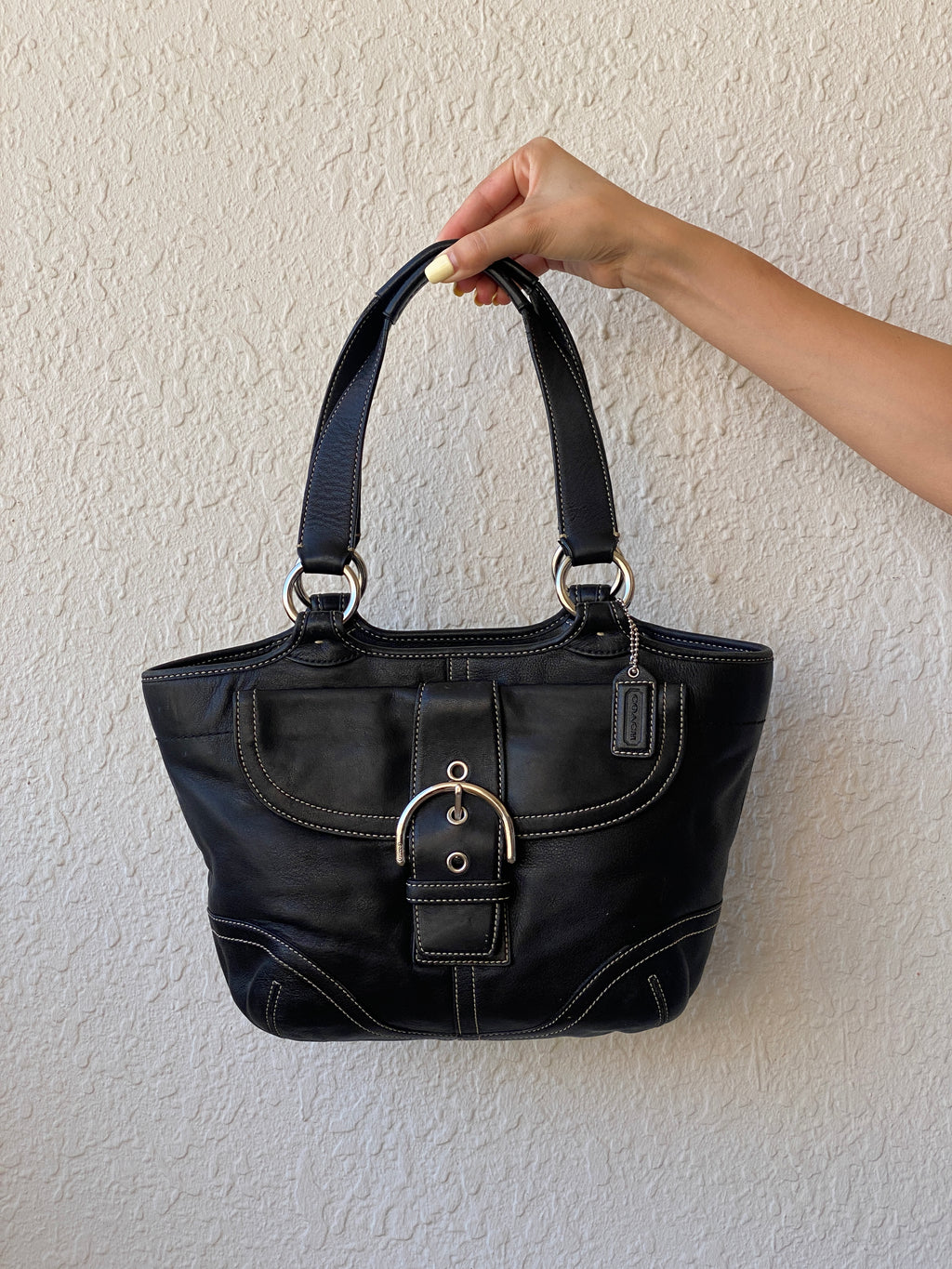 Vintage Coach NC043-9637 Black Leather Buckle Shoulder Bag Silver Hardware Handbag