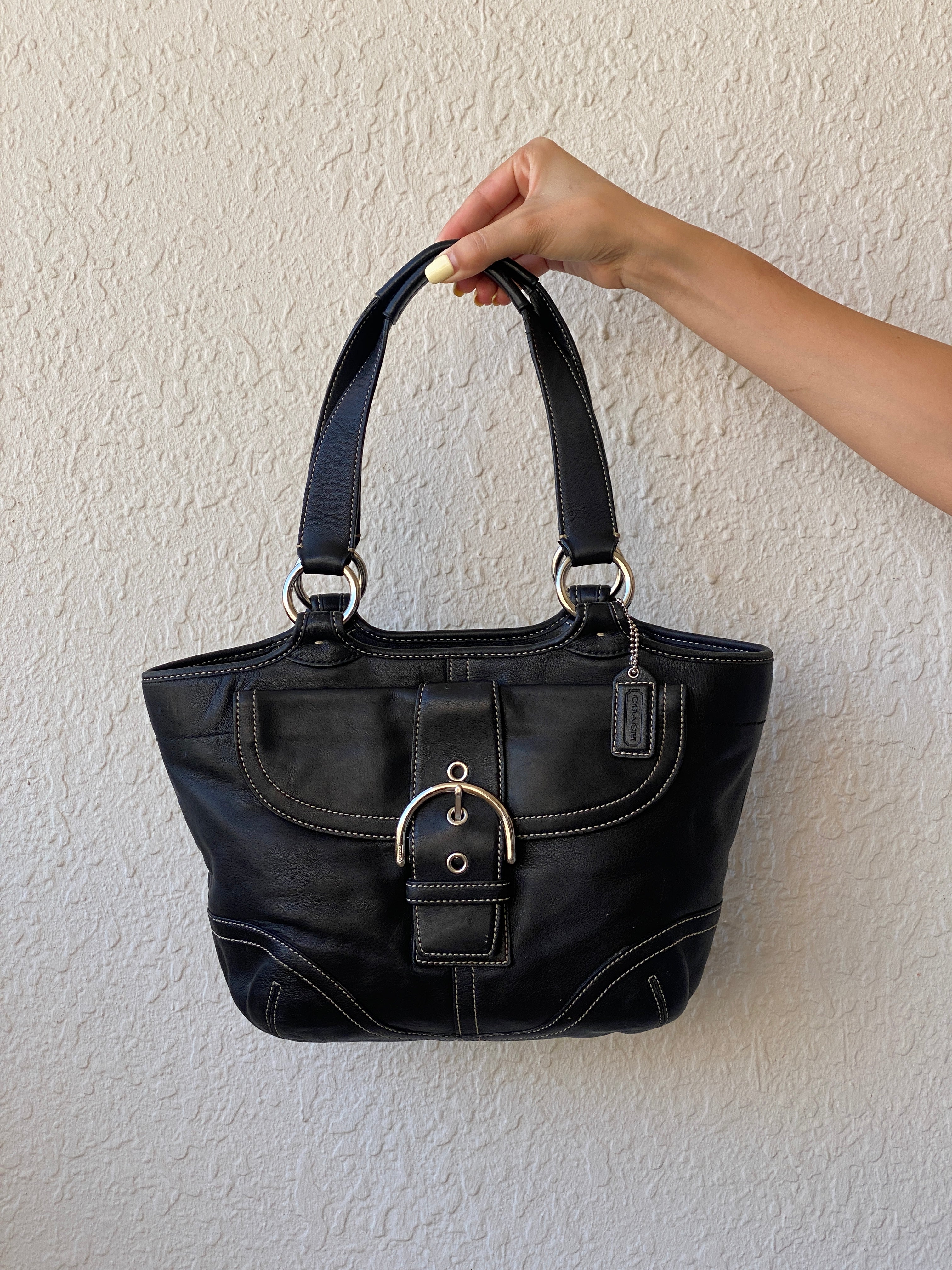 Vintage Coach NC043-9637 Black Leather Buckle Shoulder Bag Silver Hardware Handbag