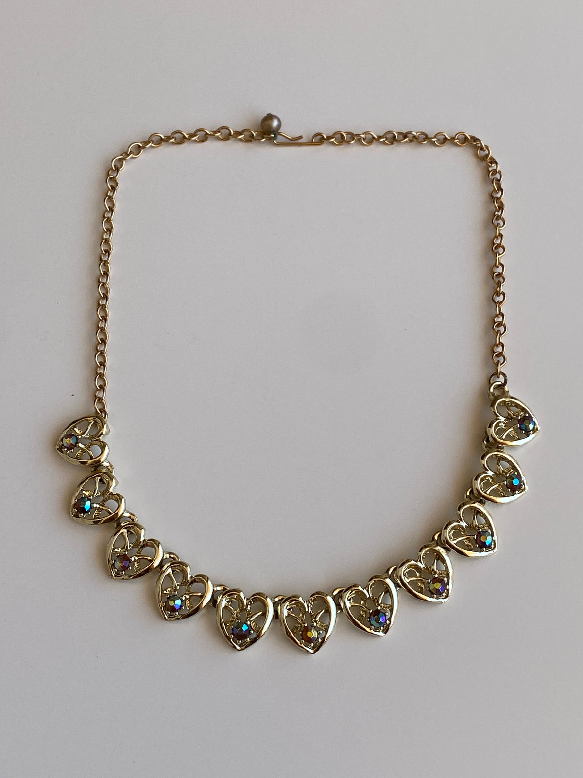 Vintage Gold-Tone Open Heart Motifs Rhinestone Chain Necklace Vintage Gold-Tone Open Heart Motifs Rhinestone Chain Necklace