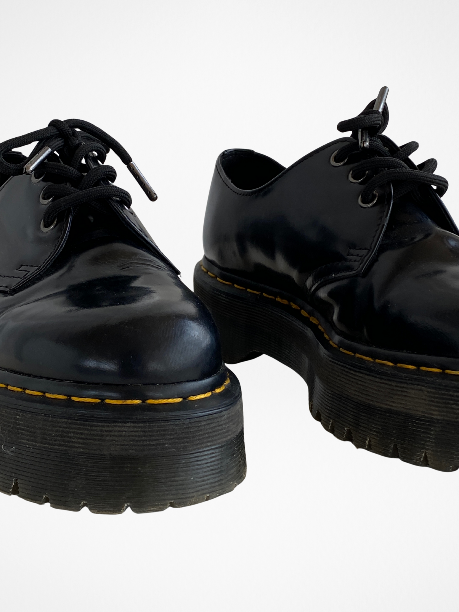 حذاء ديربي من دكتور مارتنز دوكس، جلد أسود، ذو نعل سميك، برباط، مقاس أوروبي ٤١