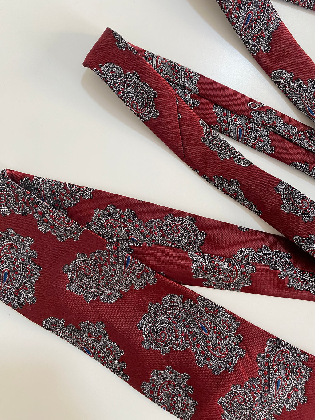 Vintage Oscar de la Renta Studio Silk Tie - Burgundy Paisley Designer Collectible