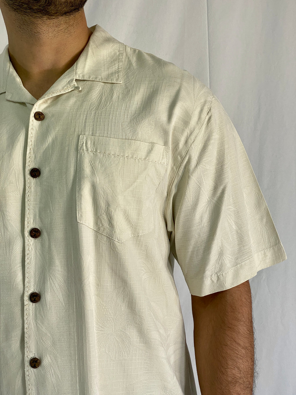 Boundary Bay Silk Men’s Hawaiian Short Sleeve Button Up Cream Color Shirt - L