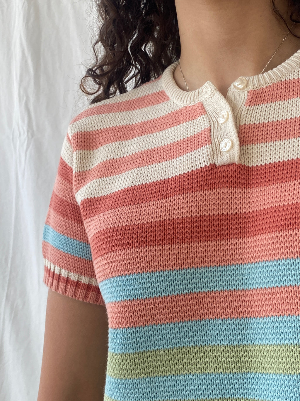 بلوزة ليز كلايبورن ليزوير المخططة باللون الوردي الباستيل من القطن المحبوك - مقاس صغير