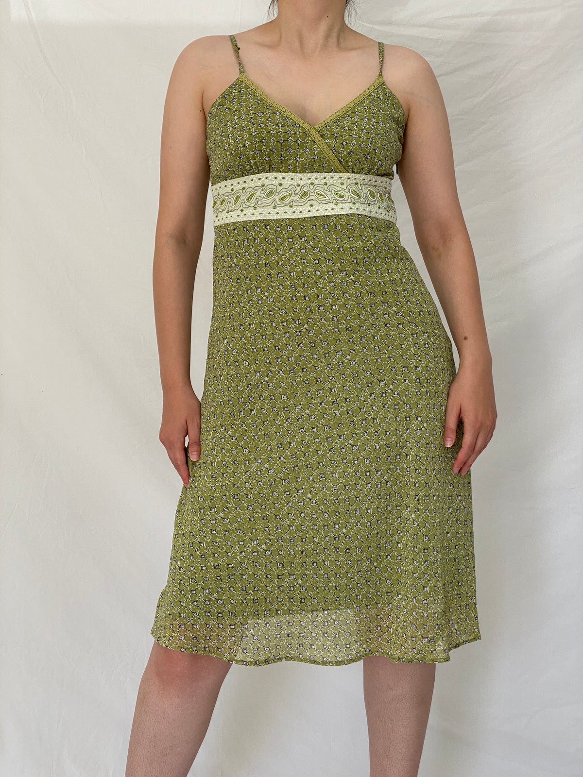 Y2K Vero Moda Olive Green Paisley Floral Beaded Midi Dress – M Y2K Vero Moda Olive Green Paisley Floral Beaded Midi Dress – M