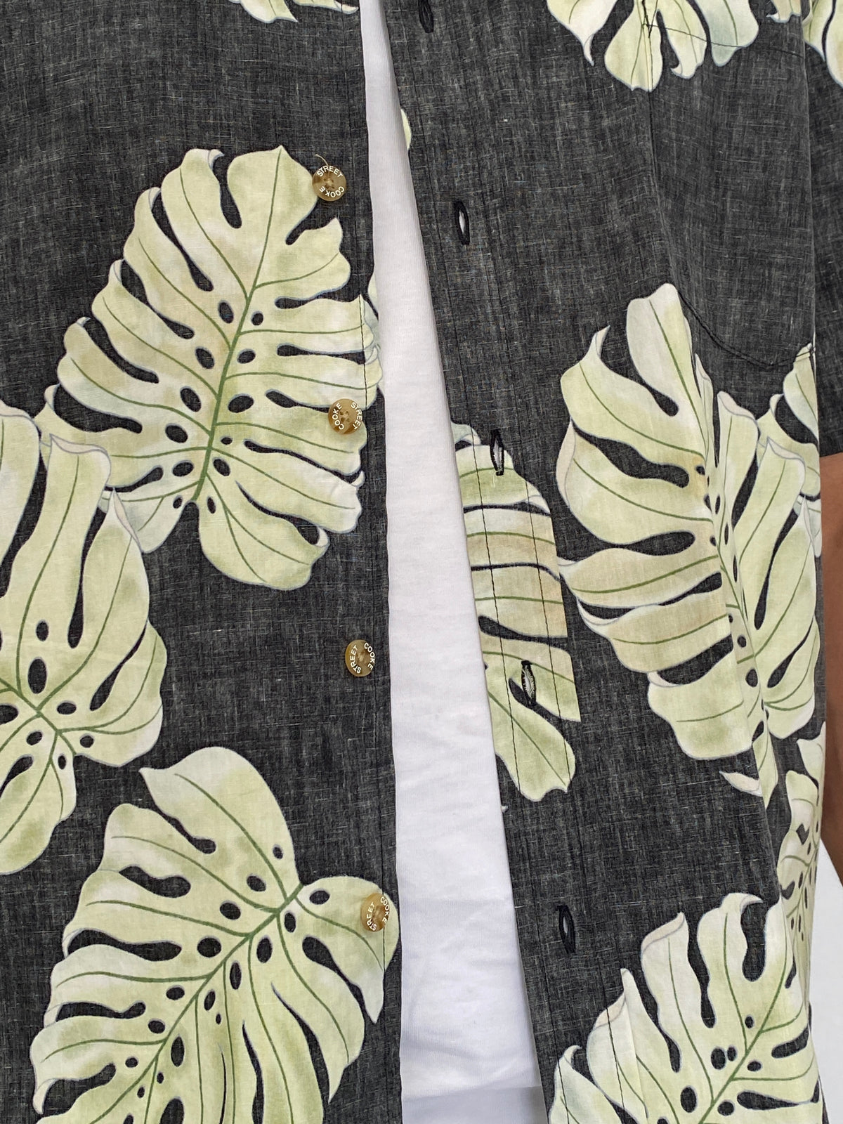 Vintage Cooke Street Honolulu Charcoal Cotton Aloha Shirt – L Vintage Cooke Street Honolulu Charcoal Cotton Aloha Shirt – L