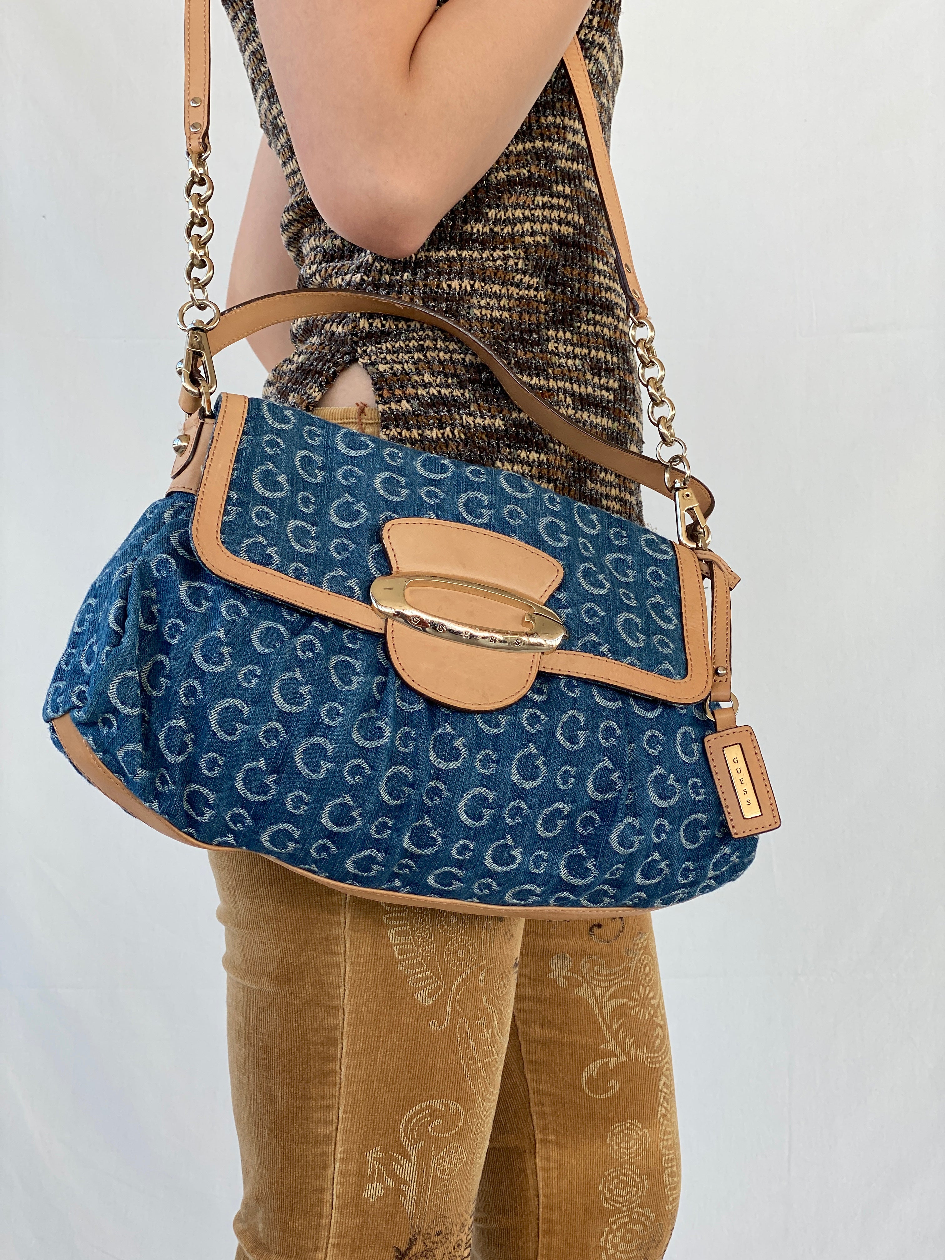 حقيبة كتف نادرة من قماش الدنيم من جيس باي مارسيانو تعود إلى العقد الأول من القرن الحادي والعشرين