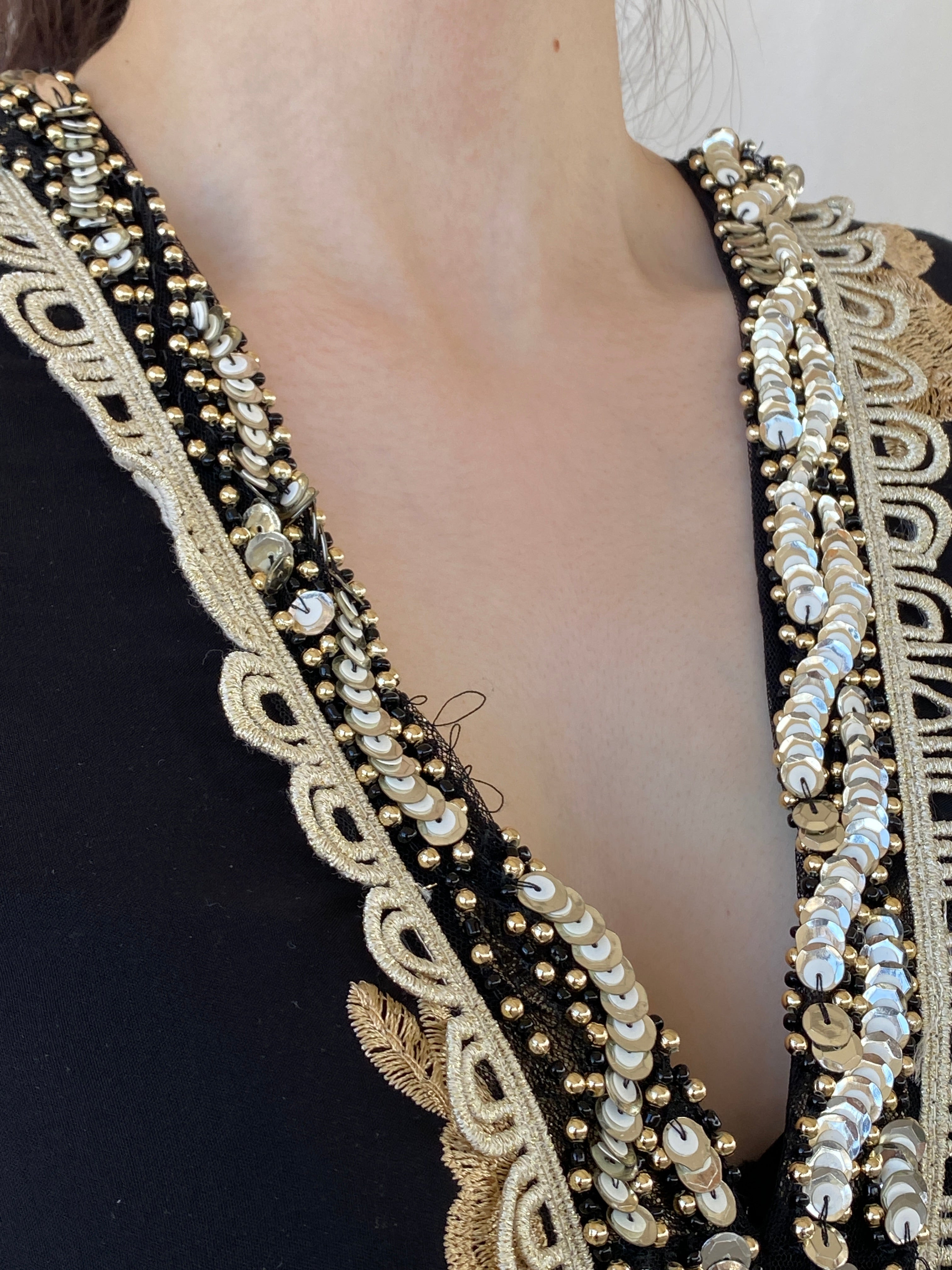 فستان قصير من مجموعة Laurie &amp; Joe Black Boho Core Embellished Indie - مقاس M