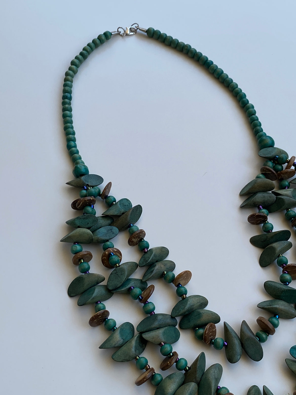 Vintage Boho Green Multi-Strand Wood Beaded Necklace Vintage Boho Green Multi-Strand Wood Beaded Necklace