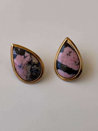 Vintage Teardrop Marbled Gold Tone Pink Black Resin Cabochon Stud Earrings