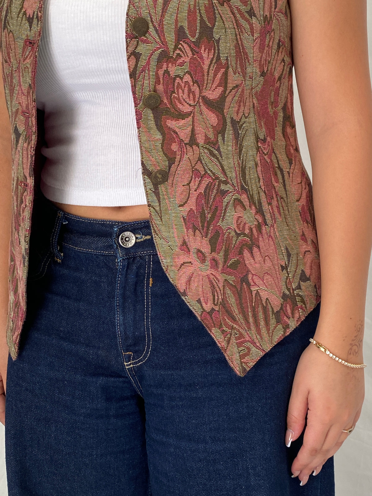 Vintage The Limited Floral Tapestry Vest Pink Button Front Waistcoat – S Vintage The Limited Floral Tapestry Vest Pink Button Front Waistcoat – S