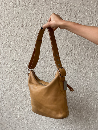 Vintage Coach Tan Leather Shoulder Bag Classic Hobo Style M2S-9326 Purse