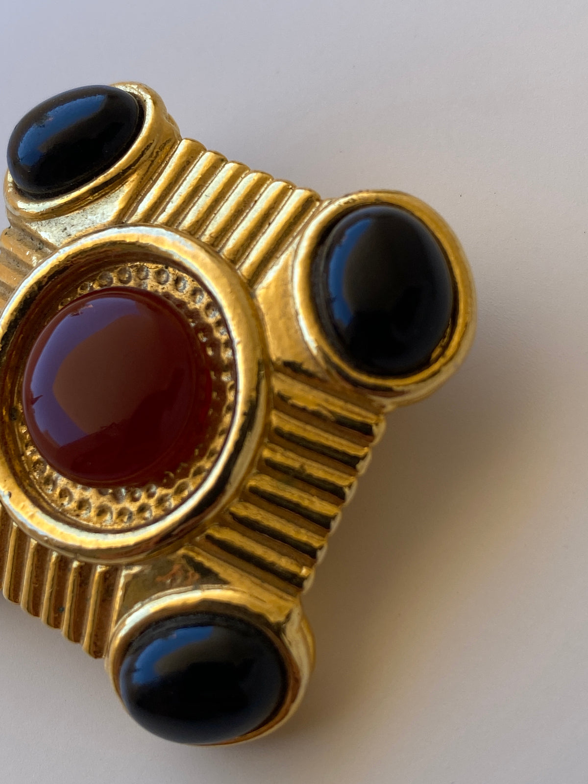 Vintage Gold Tone Cabochon Brooch Black & Amber Geometric Statement Pin Vintage Gold Tone Cabochon Brooch Black & Amber Geometric Statement Pin