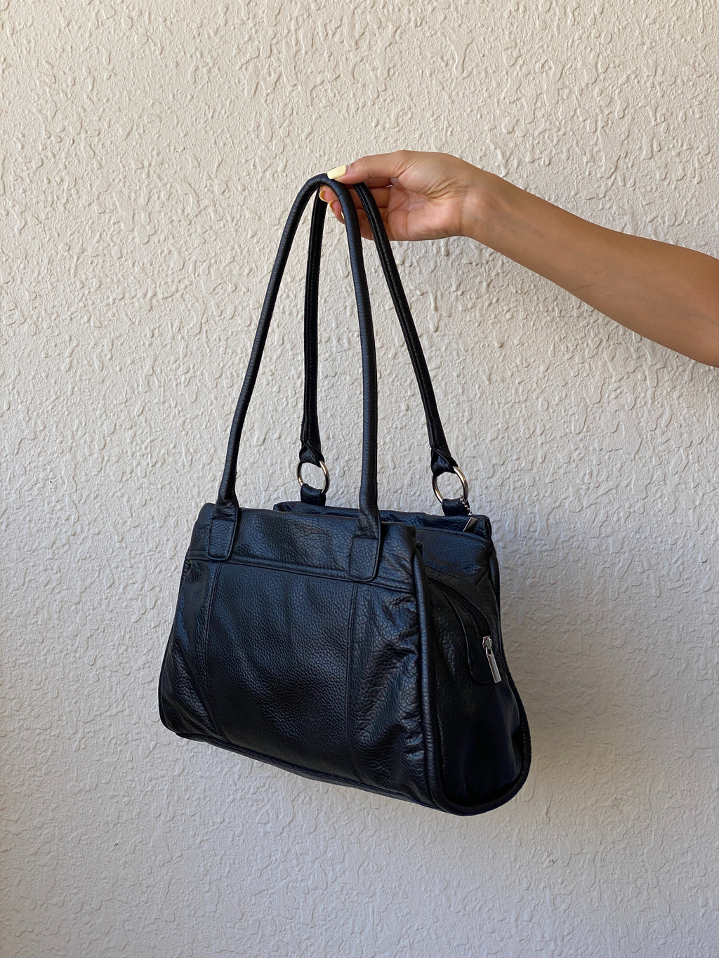 Black Genuine Leather Shoulder Bag – Spacious Everyday Tote with Multiple Pockets