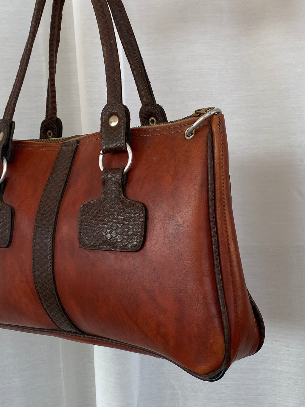 Vintage Ladies Brown Leather Shoulder Handbag