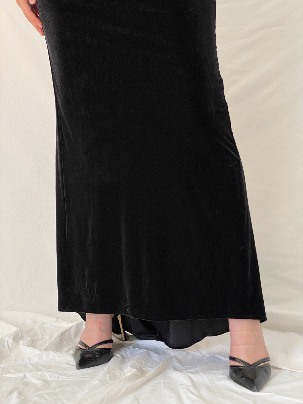 Vintage Betsey & Adam by Jaslene Black Velvet Beaded Illusion Evening Gown – S Vintage Betsey & Adam by Jaslene Black Velvet Beaded Illusion Evening Gown – S
