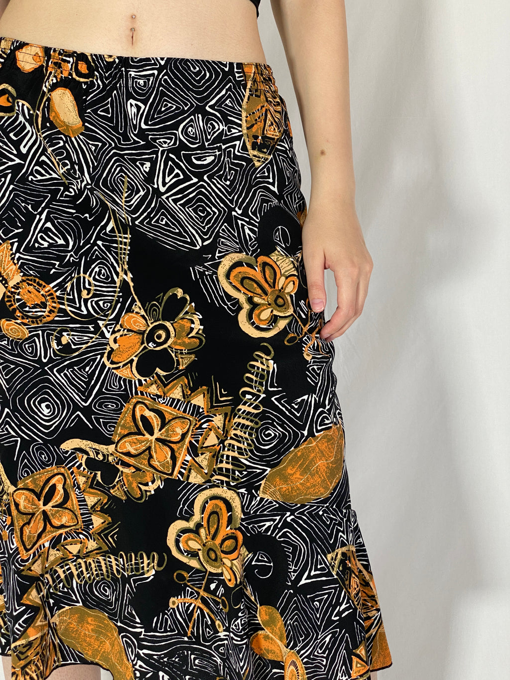 Vintage 90s Griffon Abstract Floral Black & Gold Print Midi Skirt – M