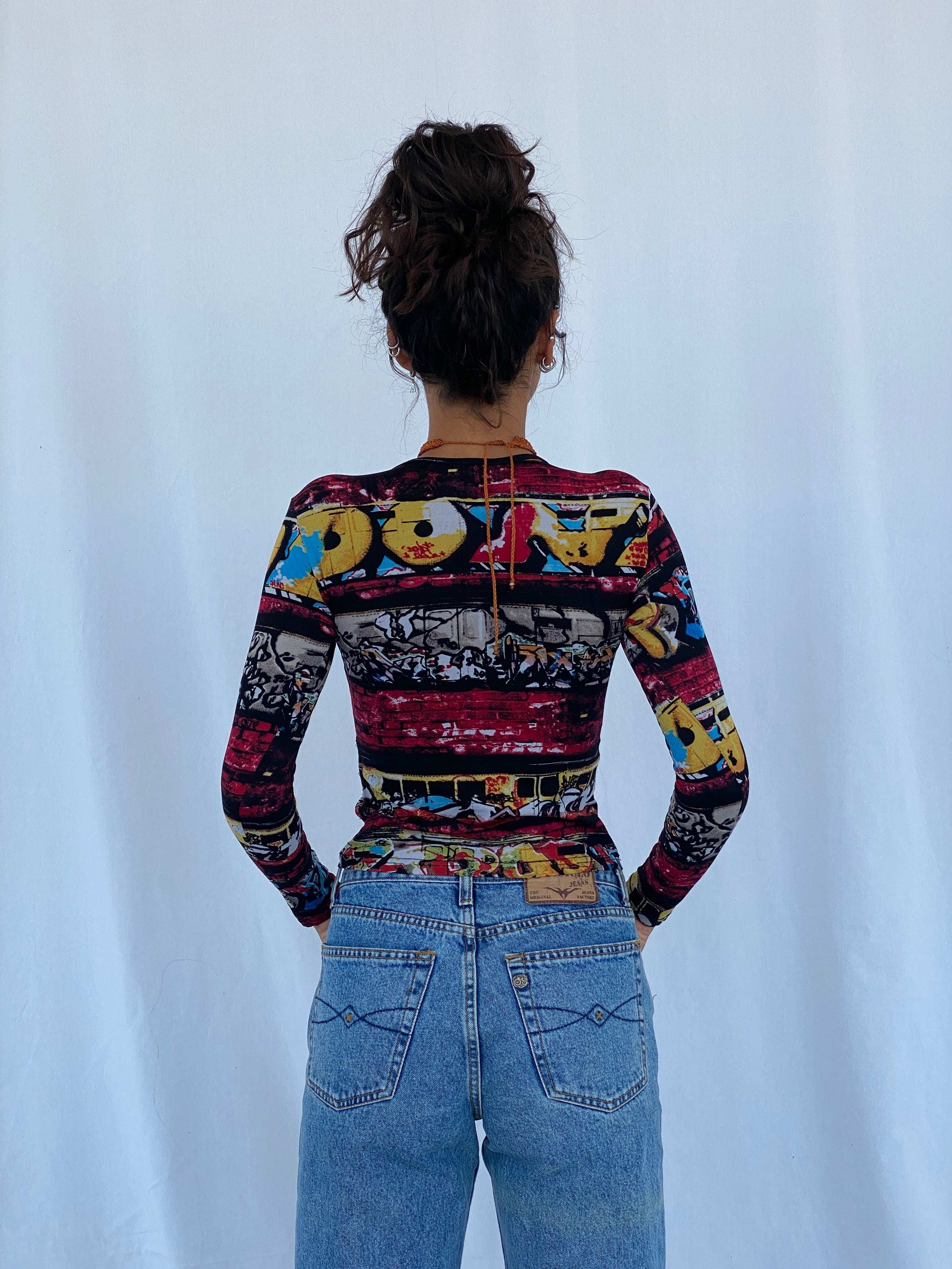 منزل ساعة Y2K من تصميم C&A Graphic Top منزل ساعة Y2K من تصميم C&A Graphic Top