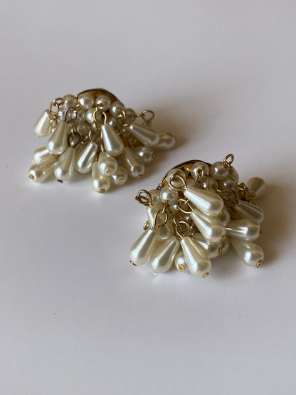 Vintage 1980s Faux Pearl Ivory Gold Tone Cluster Clip-On Earrings
