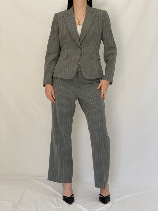 Vintage Tahari Arthur S. Levine Grey Pinstripe Suit Set Tailored Blazer & Straight-Leg Trousers Classic Officewear Power Suit - M