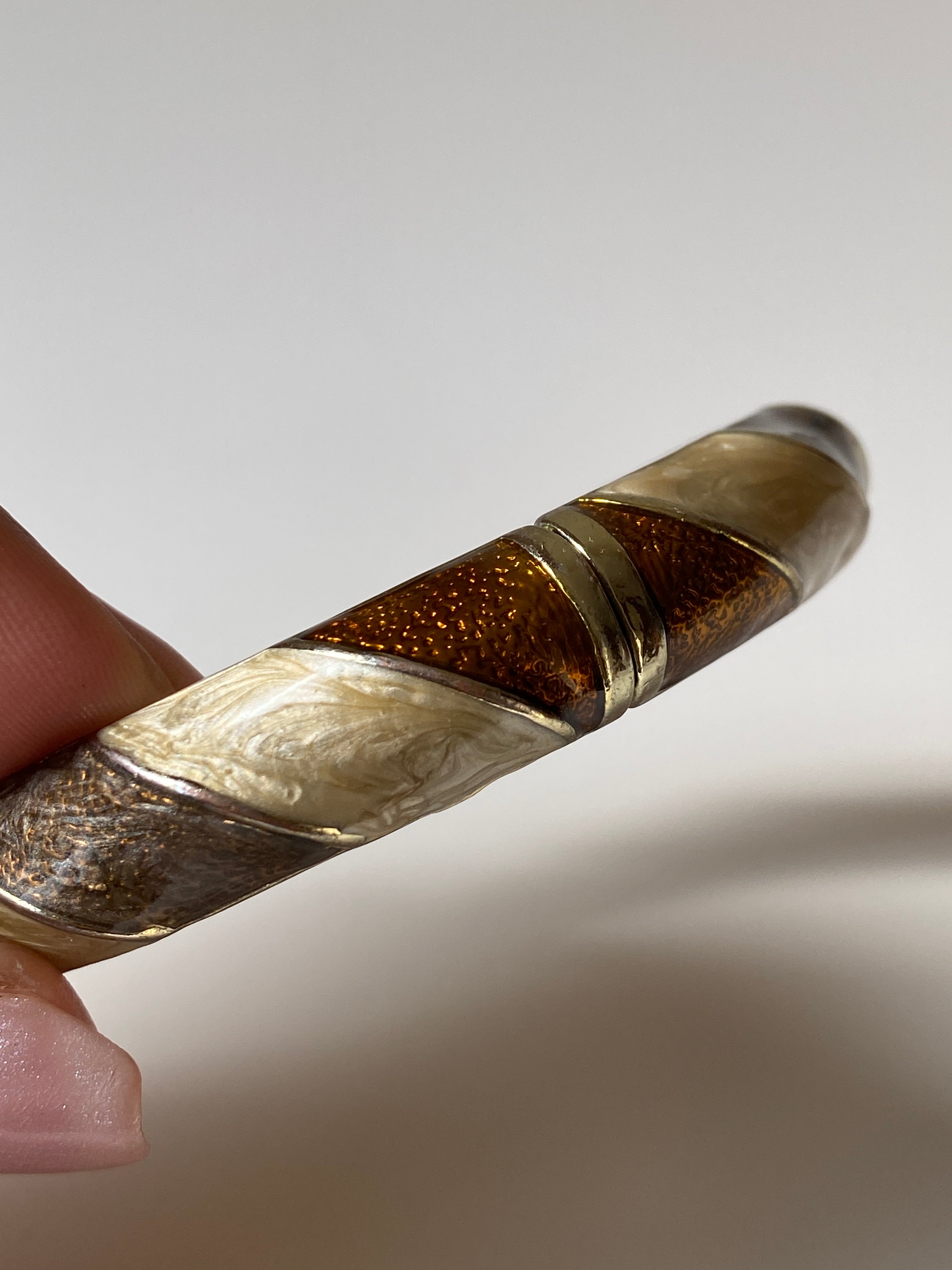 Vintage Enamel Swirl Hinged Bangle Bracelet in Ivory, Amber & Bronze Tones