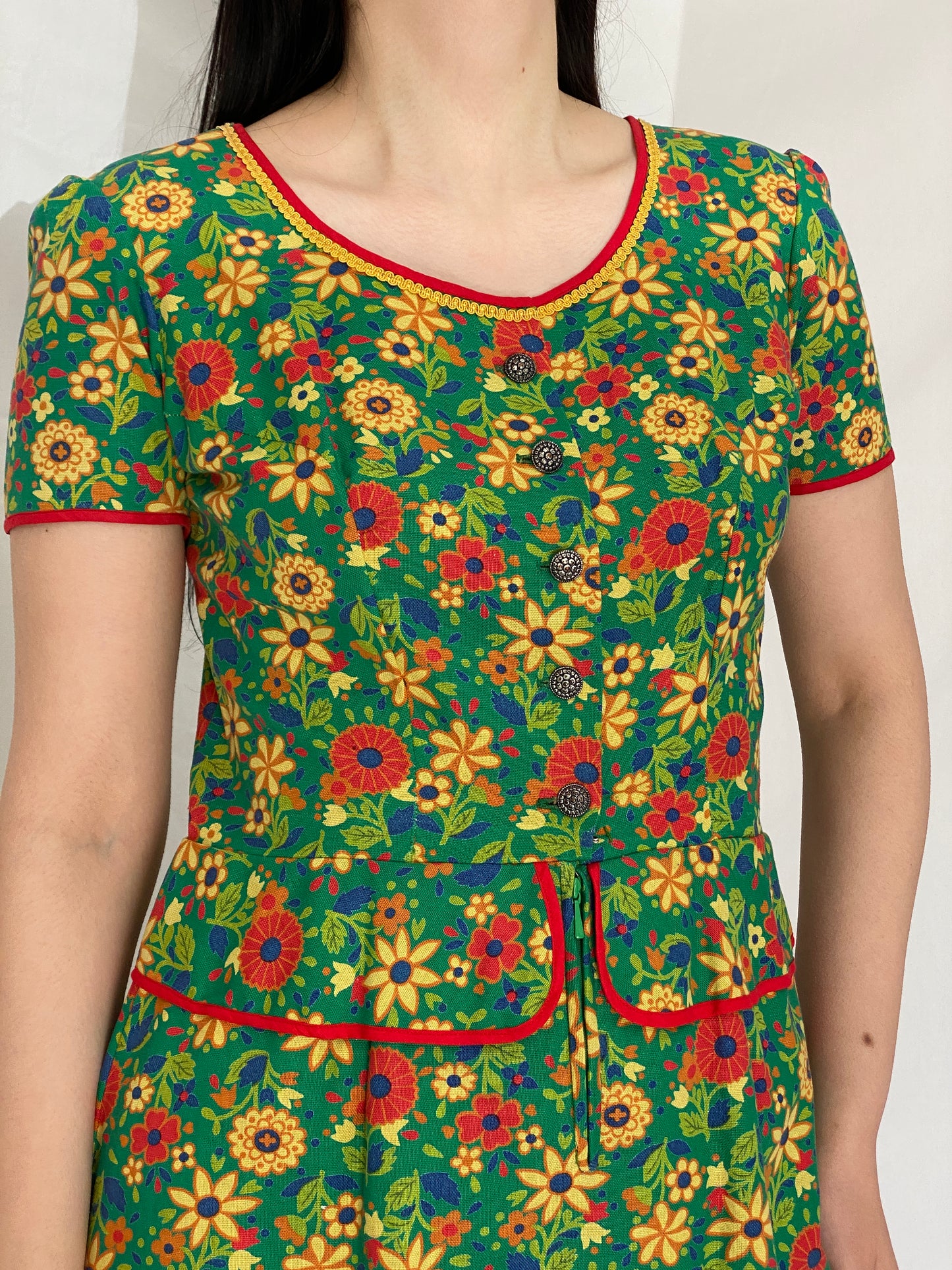 Vintage 60s/70s Handmade Green Floral Button-Front Short Sleeve Midi Dress - M