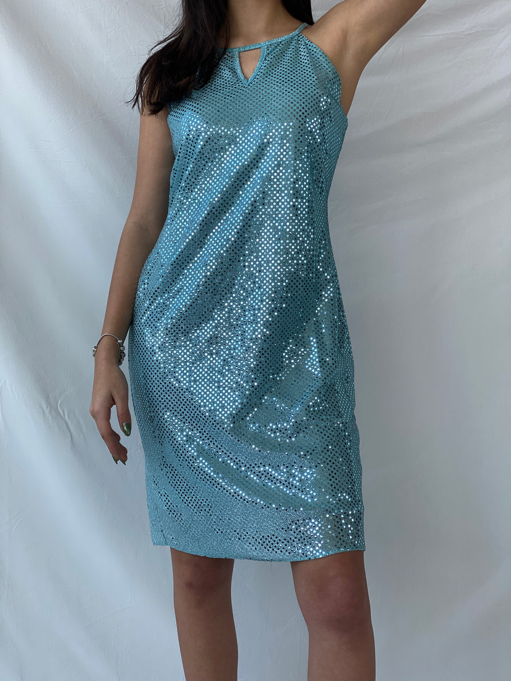 فستان يسيكا المعدني المزين بالترتر بتصميم حرف A من Y2K - مقاس متوسط